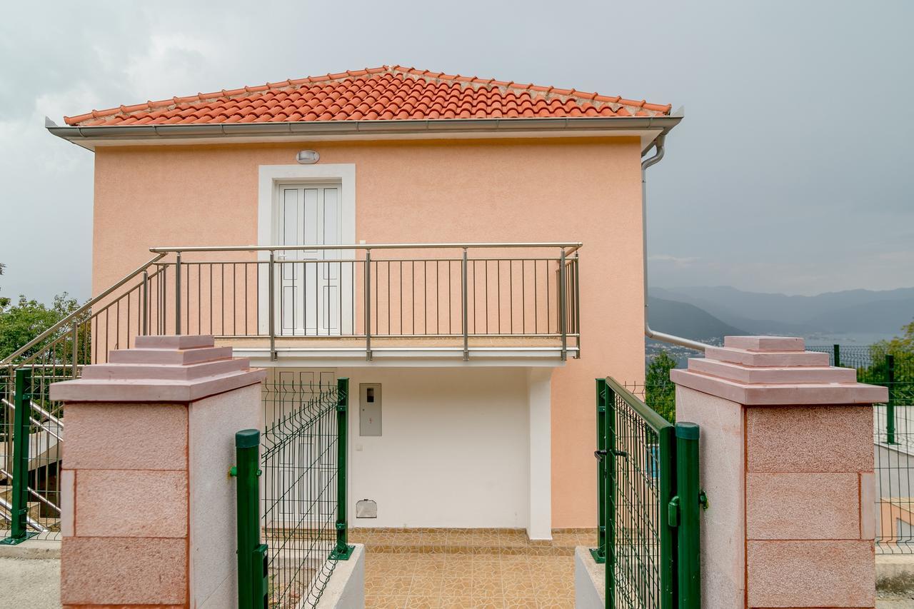 Apartments Mitrovic Luštica Exteriér fotografie