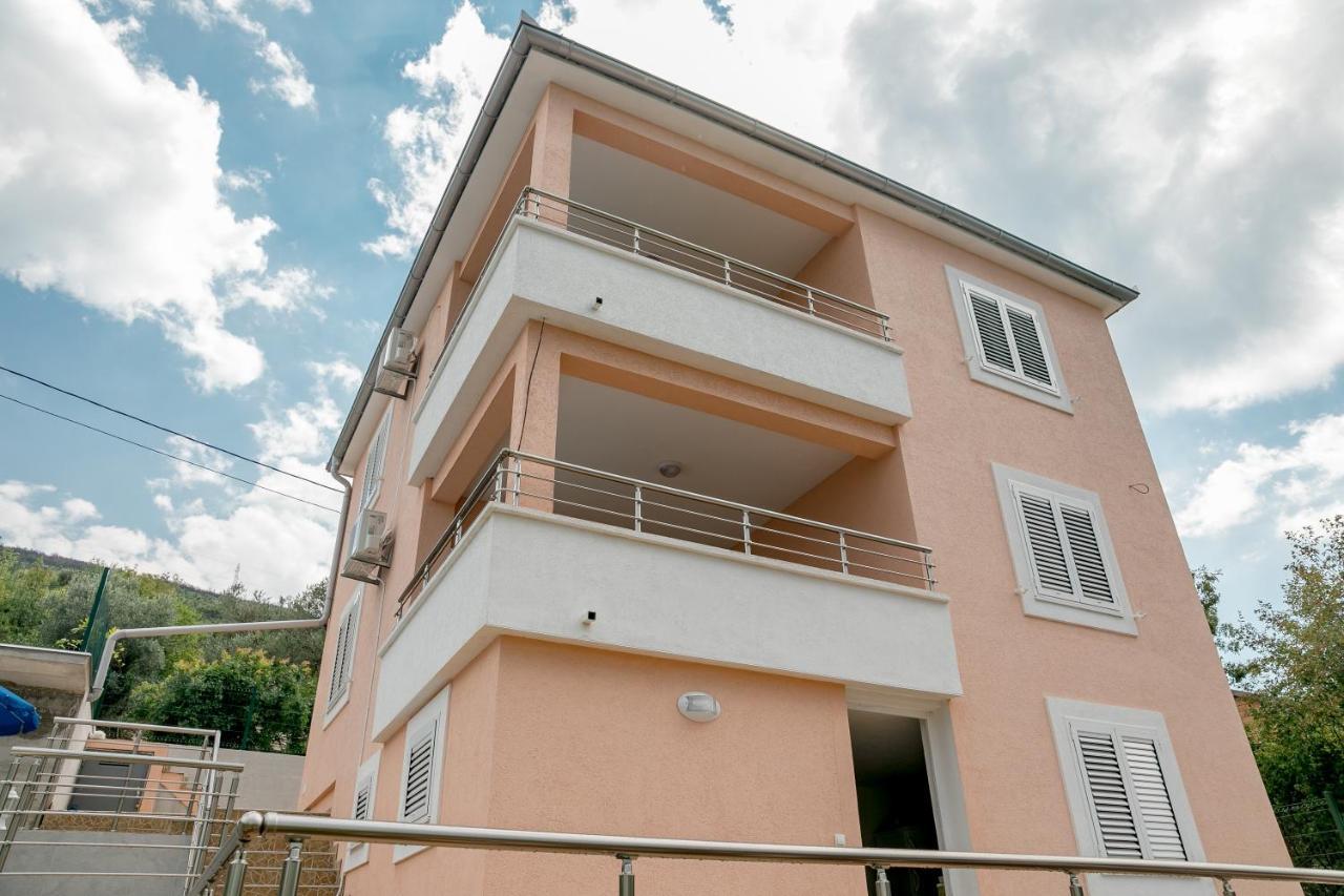 Apartments Mitrovic Luštica Exteriér fotografie